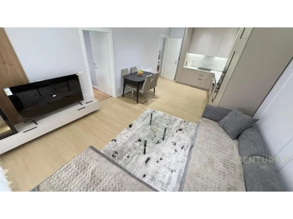 Tirane, jepet me qera apartament 2+1+Aneks+Ballkon Kati 5, 108 m² 900 € 