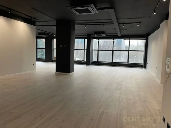 Tirane, shes ambjent biznesi Kati 1, 222 m² 999.000 € 