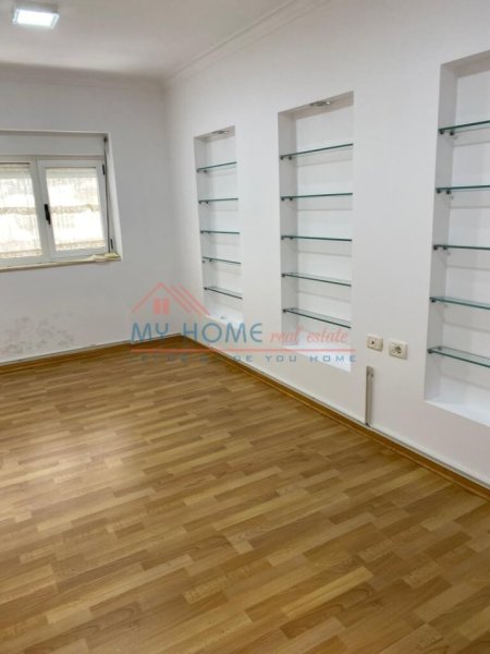 Tirane, jepet me qera zyre Kati 0, 120 m² 1.400 € (Rruga Ded Gjo Luli)