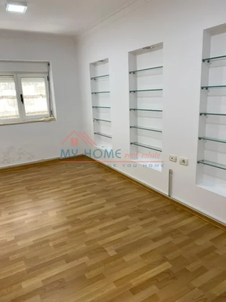 Tirane, jepet me qera zyre Kati 0, 120 m² 1.400 € (Rruga Ded Gjo Luli)