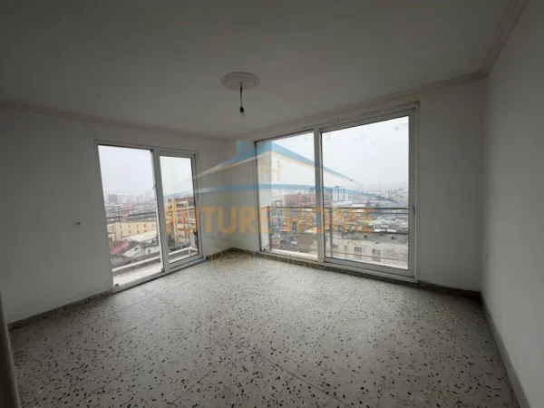 Tirane, jepet me qera apartament 2+1 Kati 9, 101 m² 500 € (Rruga e Dibres)