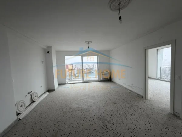 Tirane, jepet me qera apartament 2+1 Kati 9, 101 m² 500 € (Rruga e Dibres)