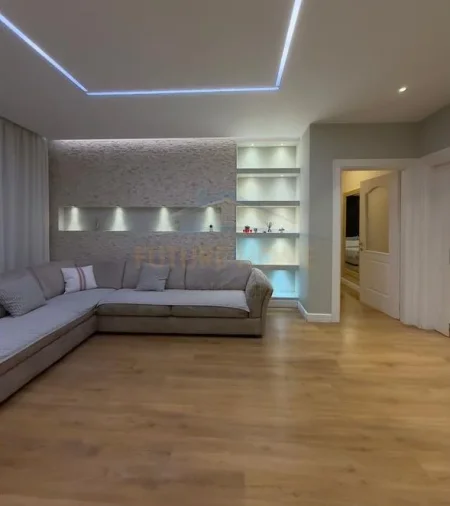 Tirane, jepet me qera apartament 2+1 Kati 4, 110 m² 1.200 € (qendera)