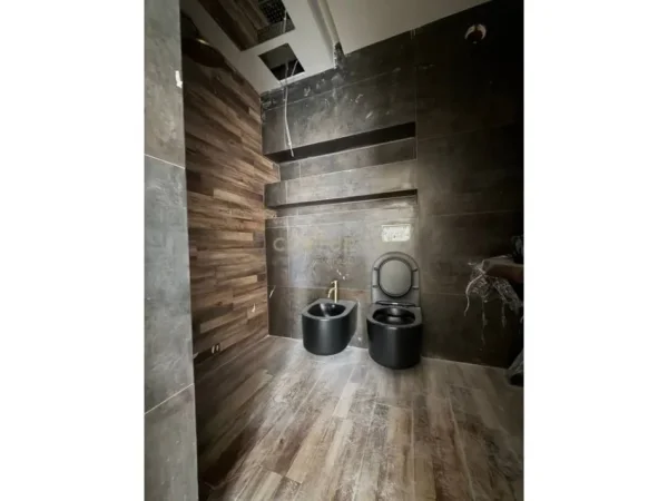 Tirane, shes apartament 3+1+Aneks+Ballkon Kati 7, 133 m² 210.000 € 