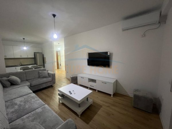 Tirane, jepet me qera apartament 2+1 Kati 4, 98 m² 570 € (Unaza e Re prane "Santana Bar")