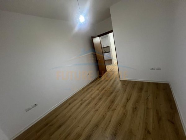 Tirane, jepet me qera apartament 2+1 Kati 4, 98 m² 570 € (Unaza e Re prane "Santana Bar")