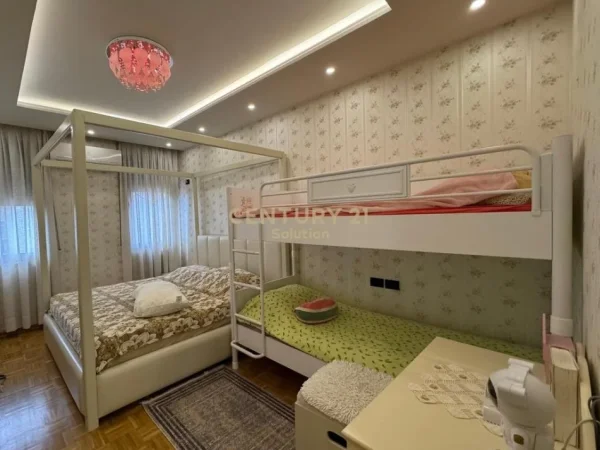 Tirane, shes apartament 2+1+Aneks+Ballkon Kati 5, 102 m² 170.000 € 