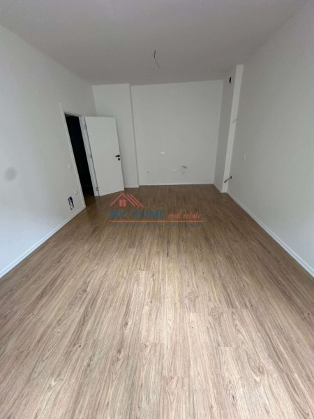 Tirane, jepet me qera zyre Kati 1, 68 m² 550 € (Rruga Jordan Misja)