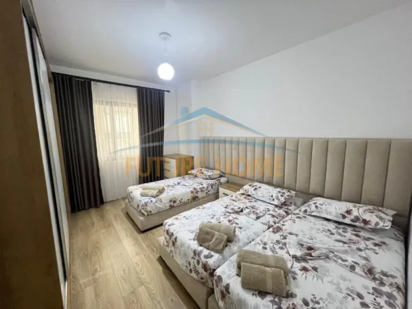 Tirane, jepet me qera apartament 1+1 Kati 2, 77 m² 520 € (Unaza e Re)