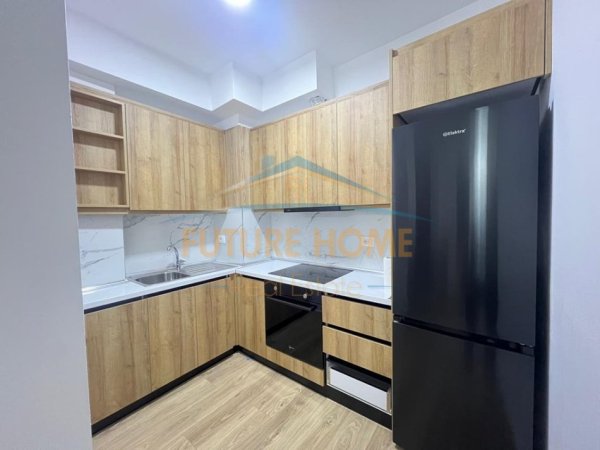 Tirane, jepet me qera apartament 1+1 Kati 2, 77 m² 520 € (Unaza e Re)