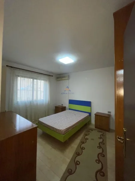 Tirane, shitet apartament 2+1+Ballkon Kati 4, 100 m² 198.000 € 