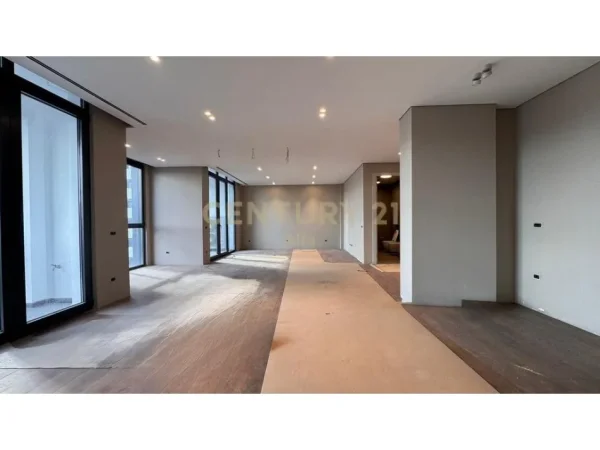 Tirane, jepet me qera ambjent biznesi Kati 5, 156 m² 1.500 € 