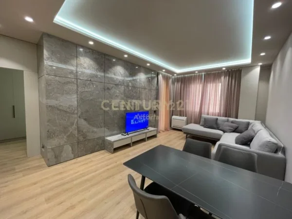 Tirane, jepet me qera apartament 2+1+Aneks+Ballkon Kati 10, 110 m² 800 € (Grand Gallery)