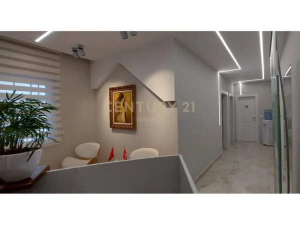 Shqiperi, jepet me qera ambjent biznesi Kati 0, 70 m² 2.500 € 