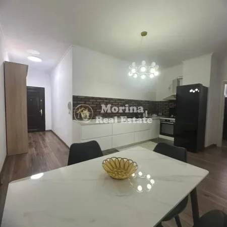 Tirane, jepet me qera apartament 1+1 Kati 3, 65 m² 600 € (Liqeni i Thate)