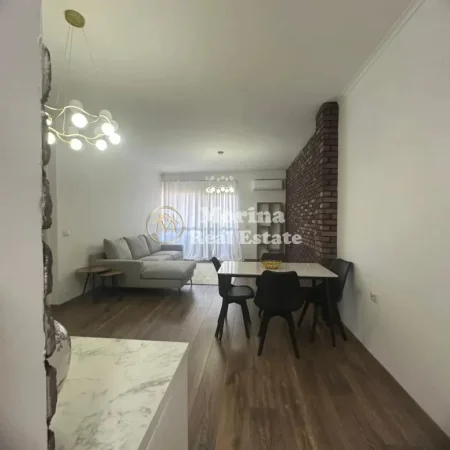 Tirane, jepet me qera apartament 1+1 Kati 3, 65 m² 600 € (Liqeni i Thate)