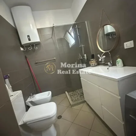 Tirane, jepet me qera apartament 1+1 Kati 3, 65 m² 600 € (Liqeni i Thate)