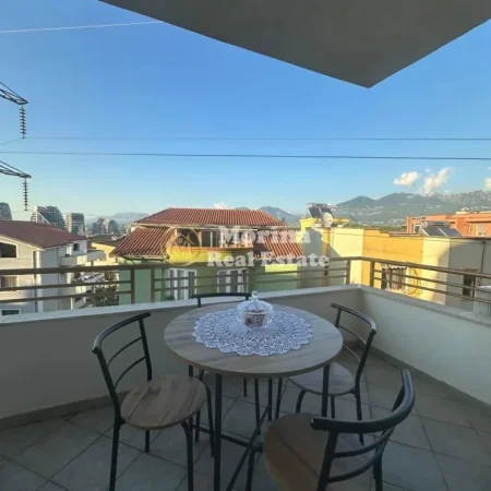 Tirane, jepet me qera apartament 1+1 Kati 3, 65 m² 600 € (Liqeni i Thate)