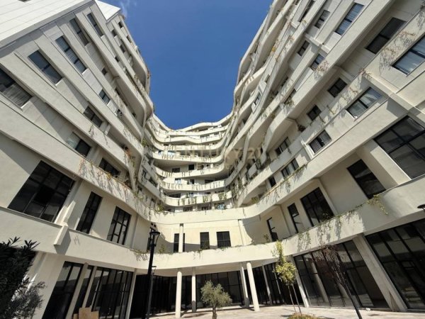 Tirane, jepet me qera ambjent biznesi Kati 6, 128 m² 1.600 € (Vasil Shanto,Tirane)