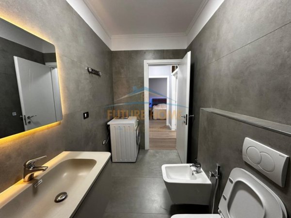 Tirane, jepet me qera apartament 1+1 Kati 5, 62 m² 600 € (Oxhaku)