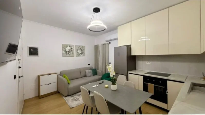 Tirane, jepet me qera apartament 1+1 Kati 3, 45 m² 500 € (RRUGA E DIBRES)