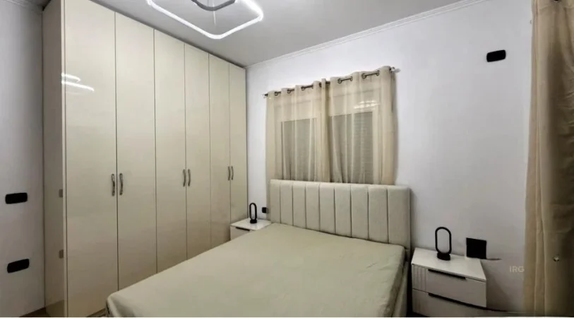 Tirane, jepet me qera apartament 1+1 Kati 3, 45 m² 500 € (RRUGA E DIBRES)