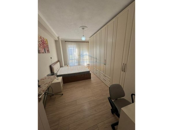 Tirane, jepet me qera apartament 2+1 Kati 2, 105 m² 550 € (Unaza e Re)