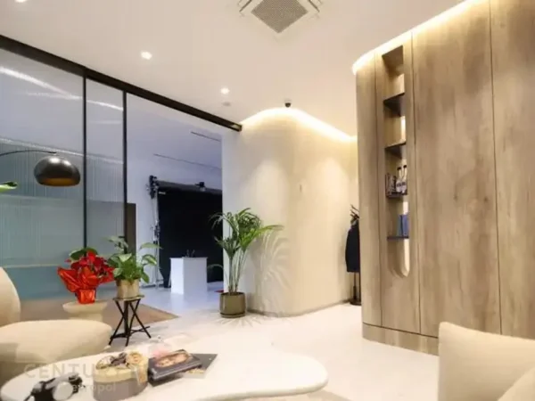 Tirane, jepet me qera ambjent biznesi Kati 1, 112 m² 2.800 € 