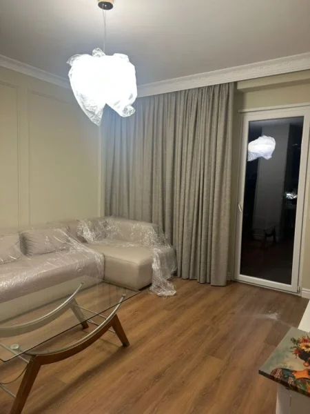 Tirane, jepet me qera apartament 2+1+Aneks+Ballkon Kati 4, 700 € (rruga don bosko)