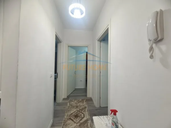 Tirane, jepet me qera apartament 2+1+Post Parkimi Kati 6, 95 m² 500 € (Univers City)