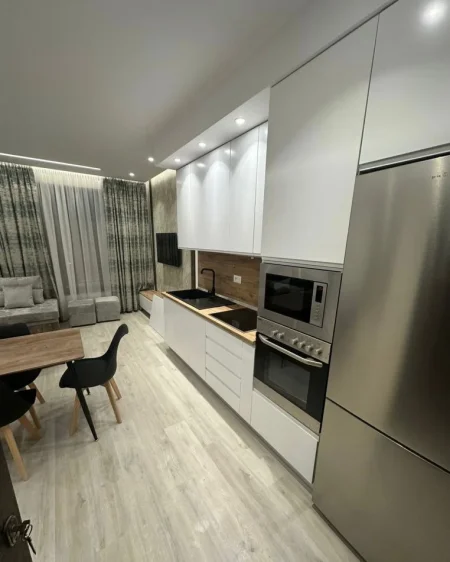 Tirane, jepet me qera apartament 1+1 Kati 1, 55 m² 650 € (zogu zi)