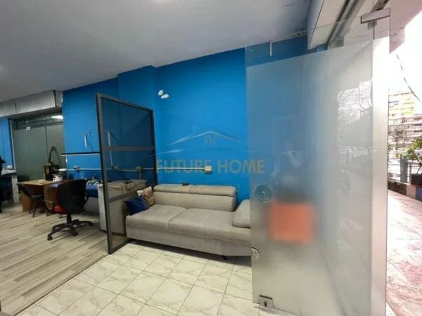 Tirane, shitet ambjent biznesi Kati 0, 61 m² 170.000 € (RRUGA DRITAN HOXHA)