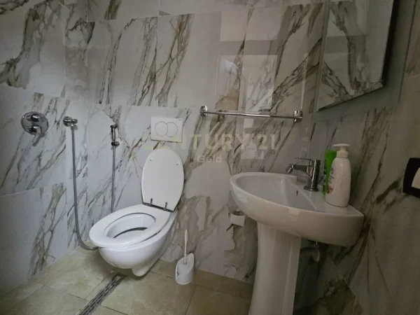 Durres, shitet apartament 3+1+Ballkon , 140 m² 