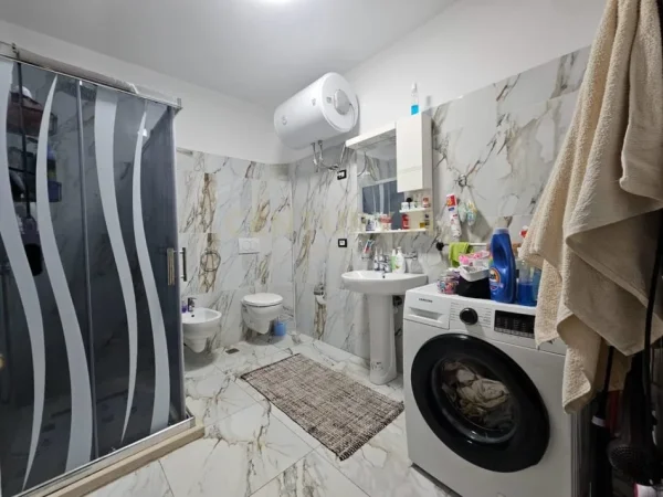 Durres, shitet apartament 3+1+Ballkon , 140 m² 