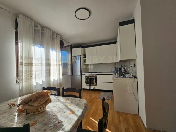 Durres, shitet apartament 3+1+Ballkon , 140 m² 