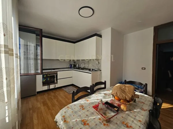 Durres, shitet apartament 3+1+Ballkon , 140 m² 