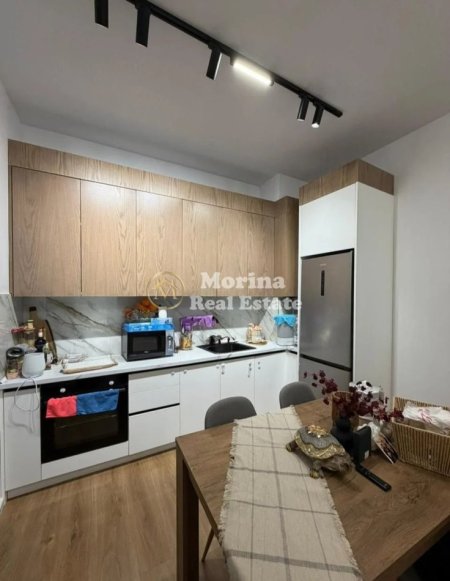 Tirane, shitet apartament 1+1 Kati 7, 53 m² 105.000 € (Ali Demi)