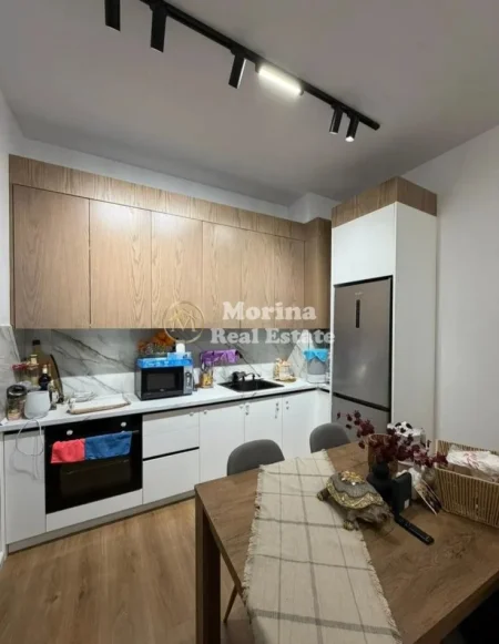 Tirane, shitet apartament 1+1 Kati 7, 53 m² 105.000 € (Ali Demi)