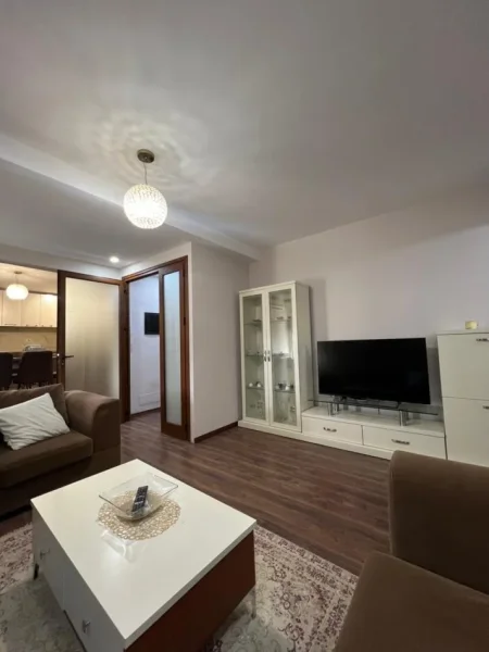 Tirane, jepet me qera apartament 3+1+Aneks+Ballkon Kati 6, 150 m² 600 € (inxhinieria e ndertimit)