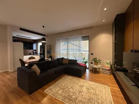 Tirane, jepet me qera apartament 2+1 Kati 4, 127 m² 380.000 € 
