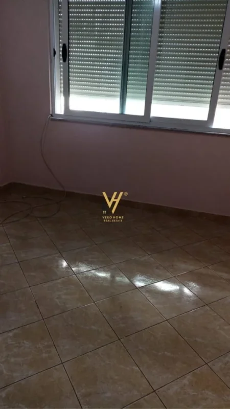 Tirane, jepet me qera apartament 1+1+Ballkon Kati 1, 65 m² 450 € (DON BOSKO)