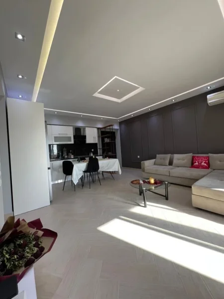 Tirane, jepet me qera apartament 2+1 Kati 12, 90 m² 600 € (Rruga Dritan Hoxha)