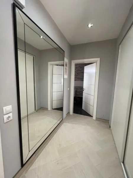 Tirane, jepet me qera apartament 2+1 Kati 12, 90 m² 600 € (Rruga Dritan Hoxha)