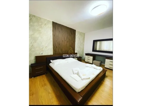 Tirane, jepet me qera apartament 1+1+Ballkon Kati 3, 70 m² 600 € (Garda e Republikës!)