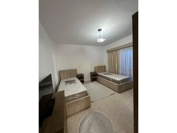 Tirane, jepet me qera 2+1+Ballkon , 105 m² 600 € (Laprake)