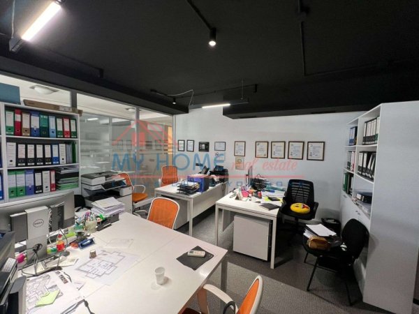 Tirane, jepet me qera zyre Kati 2, 72 m² 1.100 € (Pazari i Ri)