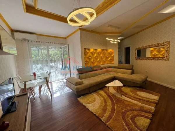 Tirane, shitet apartament 2+1+Ballkon Kati 1, 147 m² 250.000 € (Rruga Hamdi Garunja)