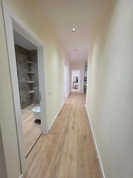 Tirane, shitet apartament 2+1+Ballkon Kati 4, 120 m² 354.000 € (Rruga Siri Kodra)