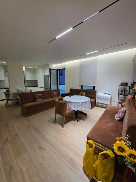 Tirane, shitet apartament 2+1+Ballkon Kati 4, 120 m² 354.000 € (Rruga Siri Kodra)