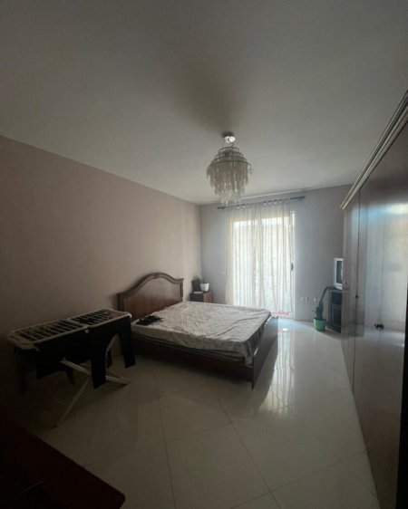 Tirane, jepet me qera apartament 2+1+Ballkon Kati 2, 85 m² 500 € (YZBERISHT)